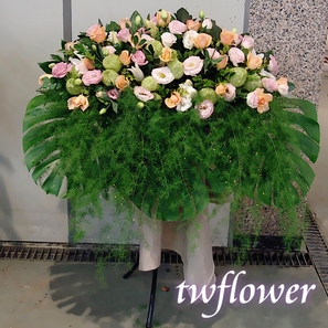 精緻盆花